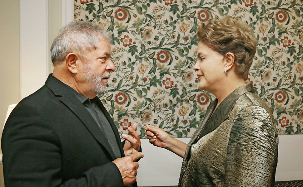 Lula se reuniu com Dilma por cinco horas para discutir a reforma ministerial