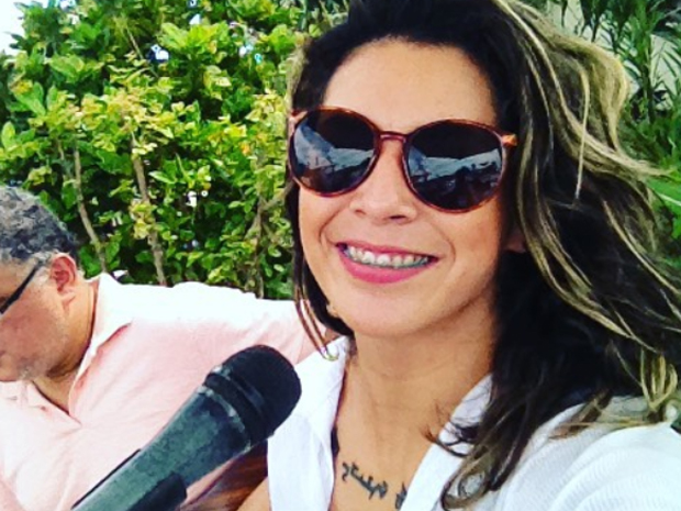 Carol Lima durante show em Guarujá, SP (Foto: Arquivo Pessoal)