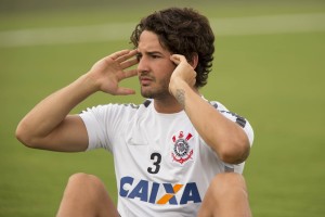 Alexandre Pato acertou ida por seis meses ao Chelsea, por empréstimo (Foto: Daniel Augusto Jr. / Agência Corinthians)