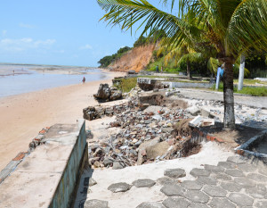 Praia do Seixas é uma das classificas como impróprias para banho  (Foto: Walter Paparazzo)