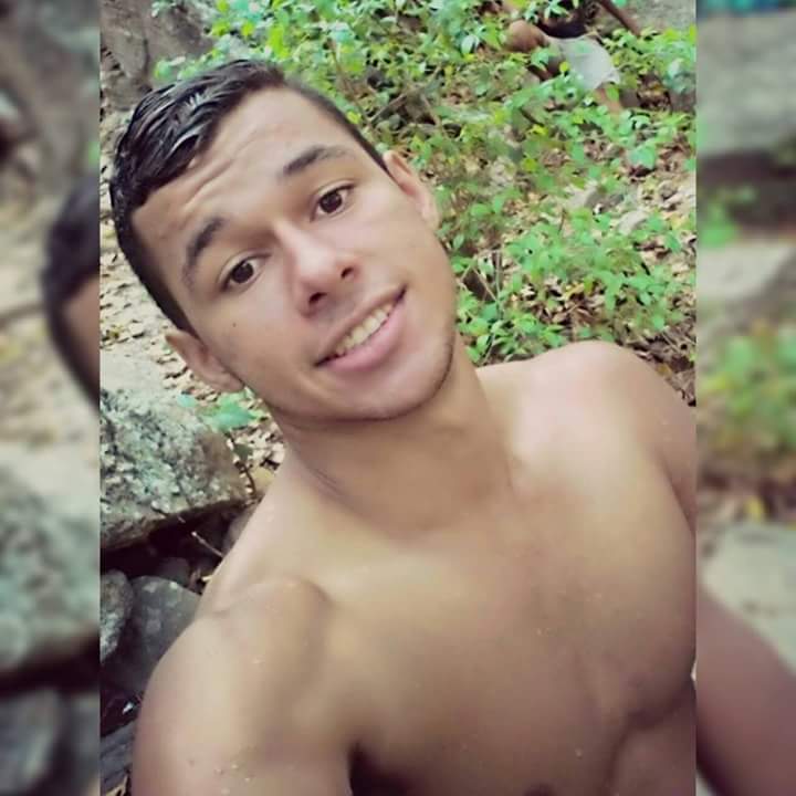 Josias da Silva. de 21 anos, morreu no local (Foto: Reprodução/Facebook)