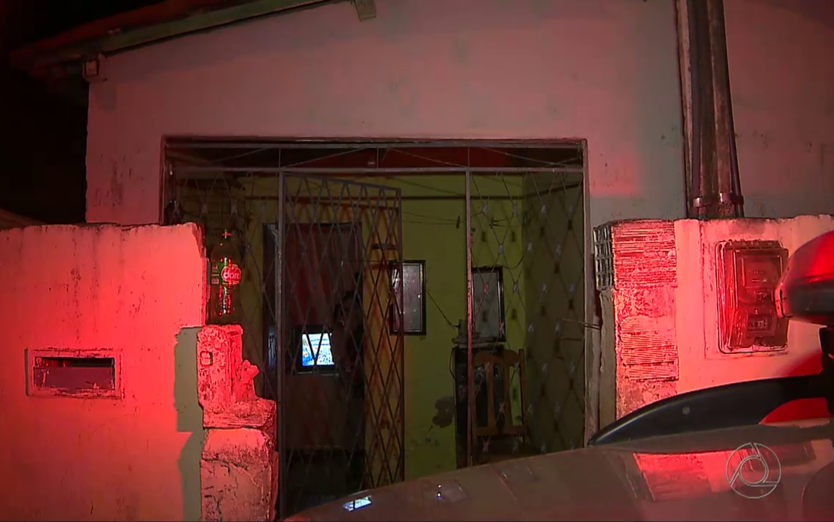 Vítima foi seguida pelos atiradores e morta dentro de casa em João Pessoa na noite de domingo (10) (Foto: Reprodução/TV Cabo Branco)