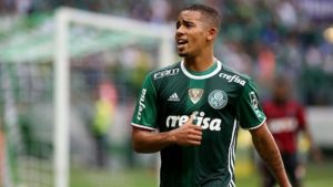 Gabriel Jesus se destacou na estreia do Palmeiras pelo Brasileiro 