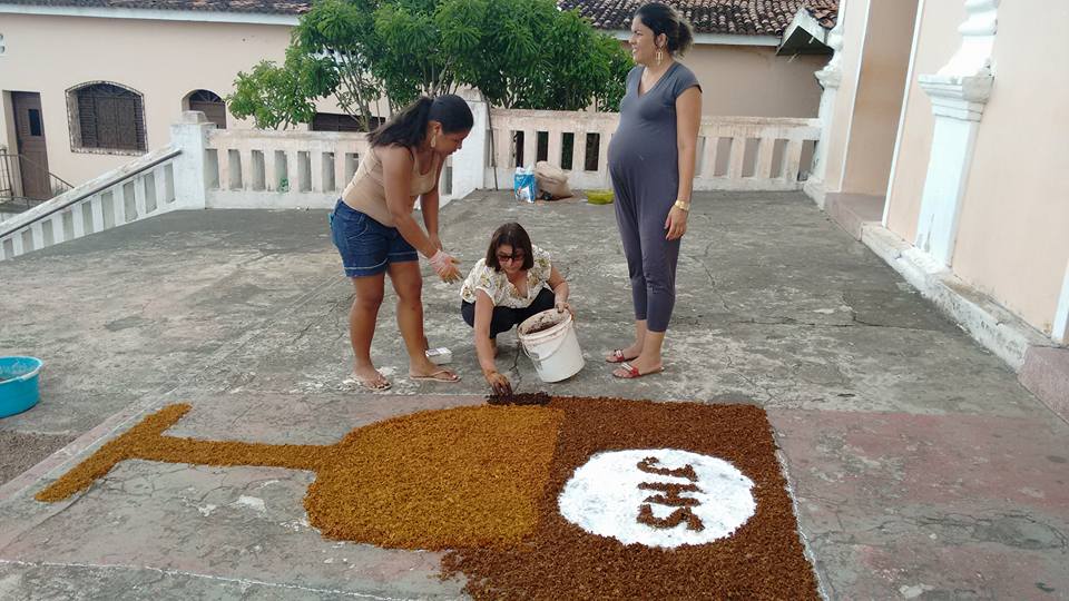 Tapete confeccionado pela paróquia de Araçagi (Foto: Divulgação/Paróquia de São Sebastião de Araçagi)