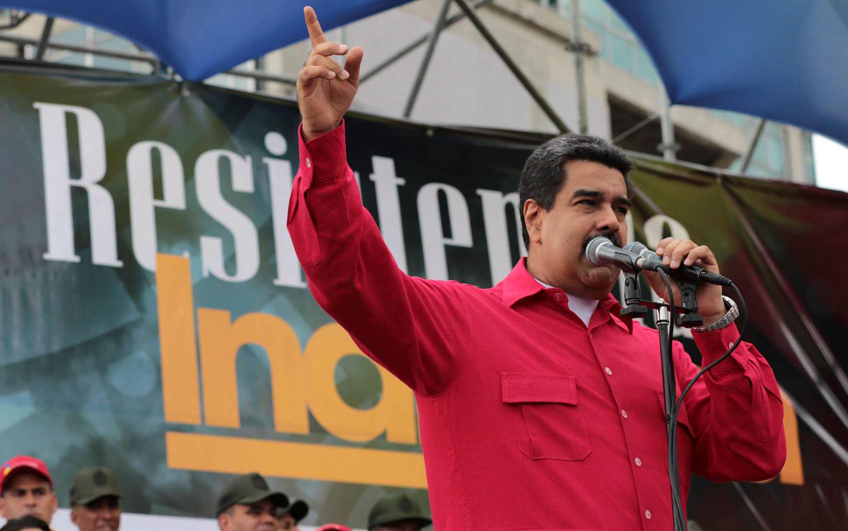 O presidente da Venezuela, Nicolás Maduro, discursa no Dia Nacional da Resistência Indígena, em Caracas, na quarta (12) (Foto: Miraflores Palace/Handout via Reuters)