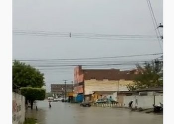 Nos últimos dias, o Instituto Nacional de Meteorologia (INMET) divulgou diversos alertas de chuvas fortes na Paraíba nas próximas 24 horas. No total, 240 cidades serão afetadas pelas chuvas. (Foto: reprodução)
